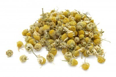 dried chamomile flowers